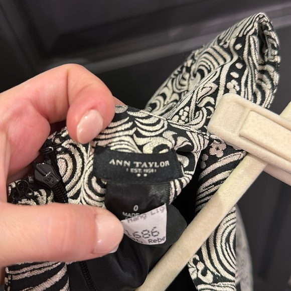 Ann Taylor Pencil Skirt Black/ Shimmer Gold 0 - Picture 4 of 5